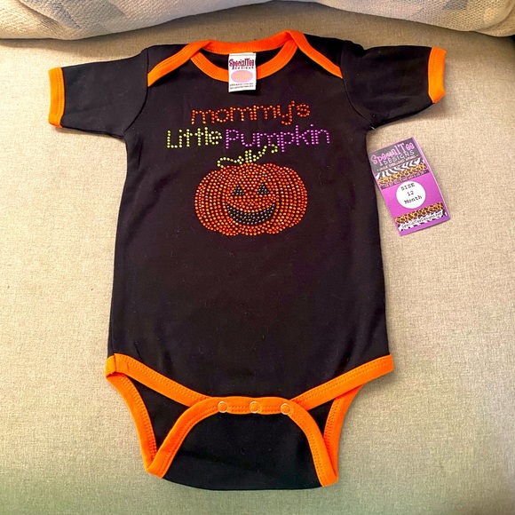 Special tee Other - Baby bodysuit Mommy's little pumpkin embellished 100% cotton Halloween 12M NWT